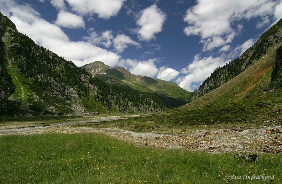 údolí  Shulzenaualm 1800 m