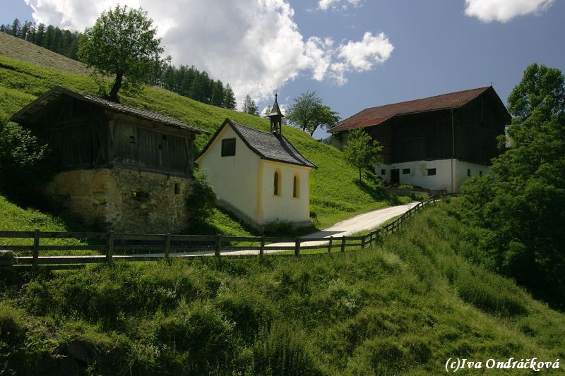 kaplička v Alpách