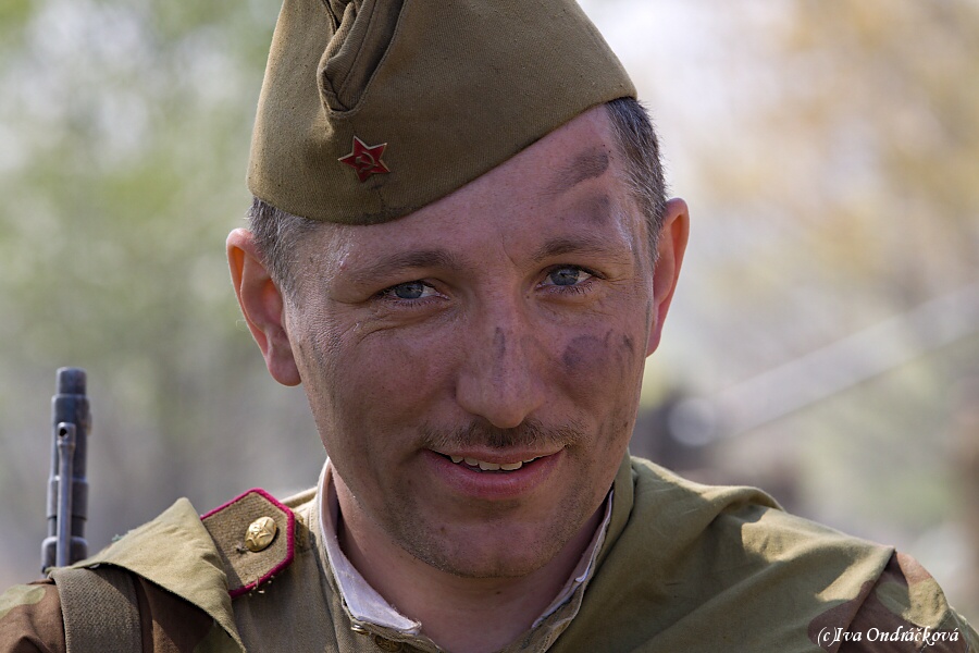 v barvě